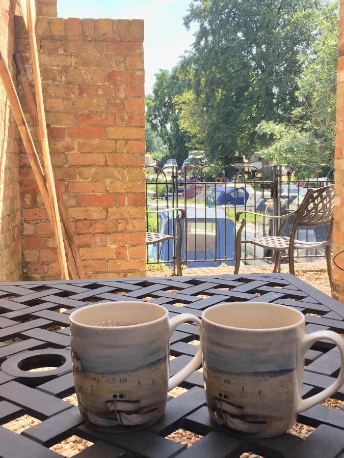 River Courtyard Apartment In The Heart Of Stneots St Neots Zewnętrze zdjęcie