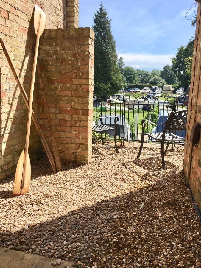 River Courtyard Apartment In The Heart Of Stneots St Neots Zewnętrze zdjęcie